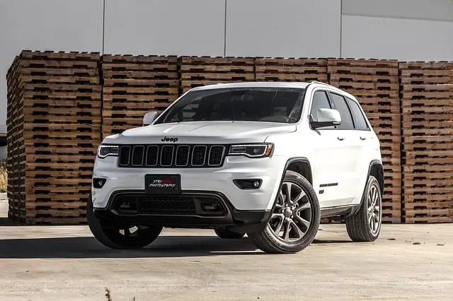 How Much Can a Jeep Grand Cherokee Tow (Capacity Calculated)