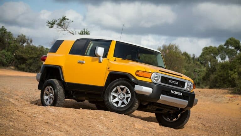 FJ Cruiser vs Jeep - Comparison Guide 2022